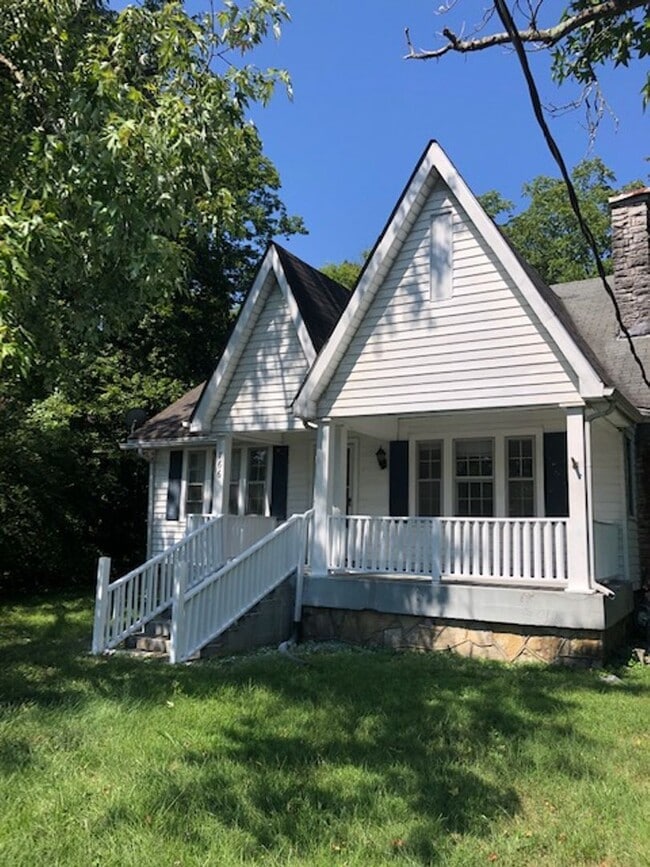 Building Photo - Charming 4 Bed/ 2 Bath Home in Madison, Available Now