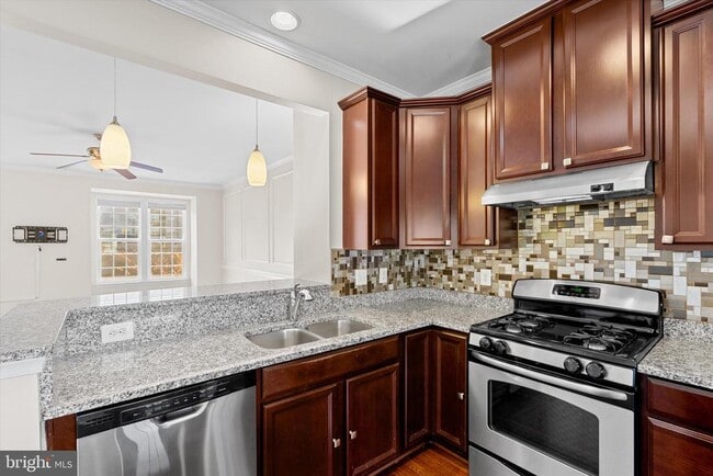 Building Photo - 4382 Daisy Reid Ave