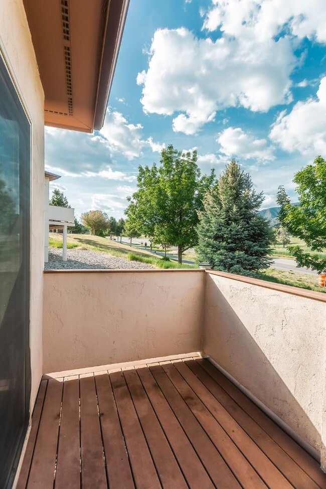 Building Photo - 94 Castle Ridge Dr