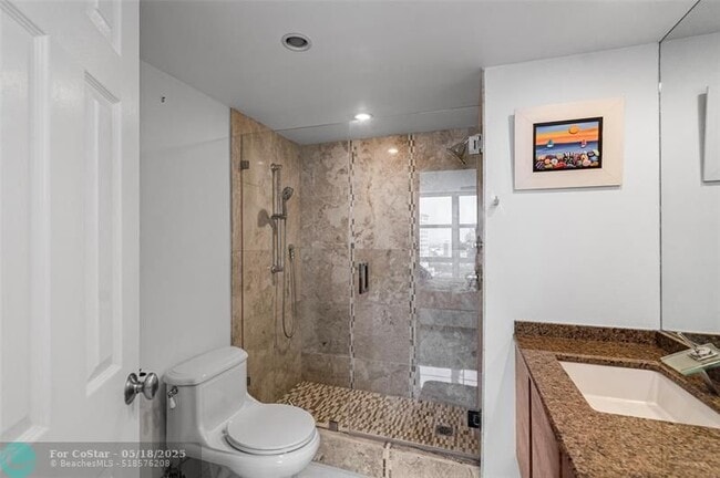 Building Photo - 2841 N Ocean Blvd