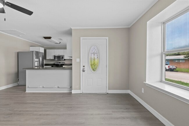 Building Photo - 5309 Perry Ave