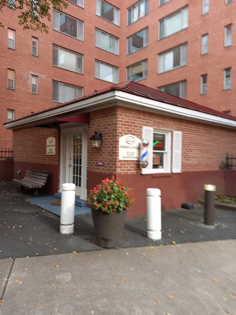 Building Photo - 1021 Arlington Blvd