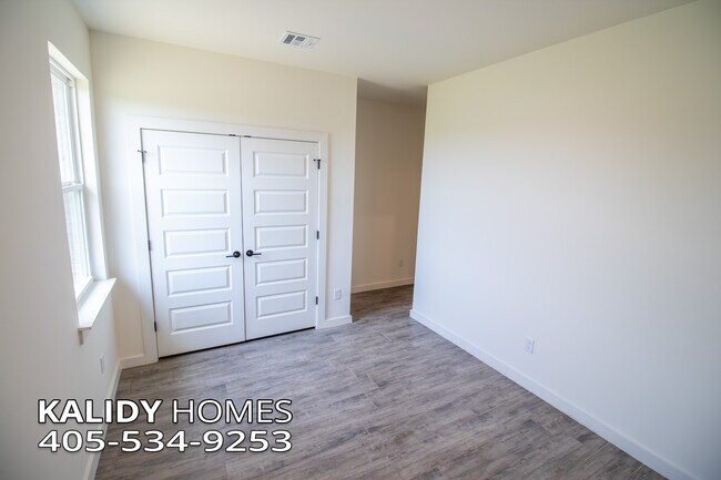 Building Photo - 17584 Salma Rd