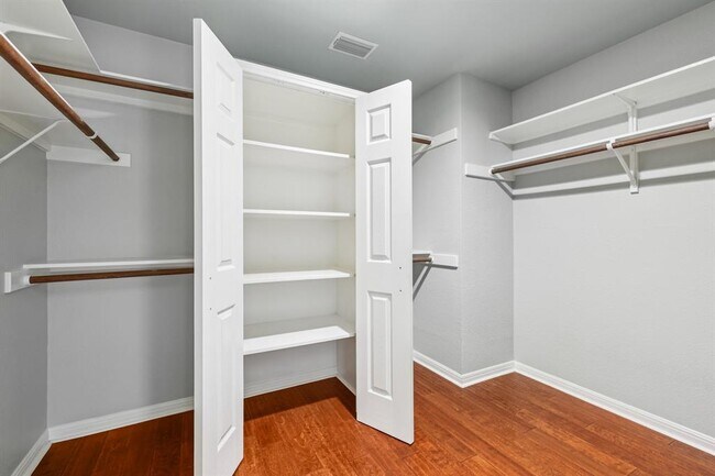 Building Photo - 10113 Cassandra Dr