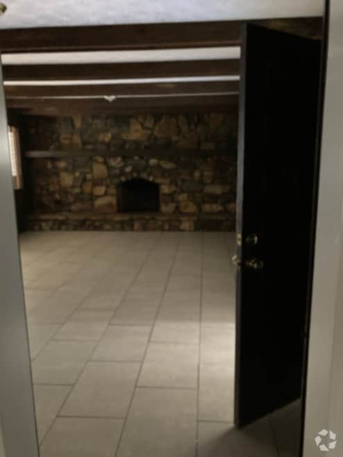 Building Photo - 127 Huff Dr