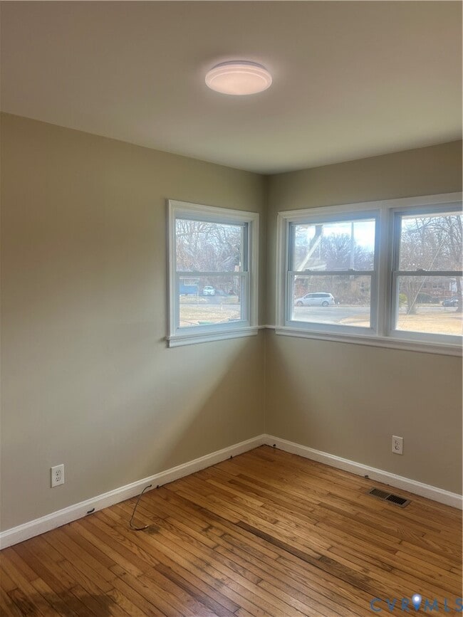 Building Photo - 809 Fort Henry St