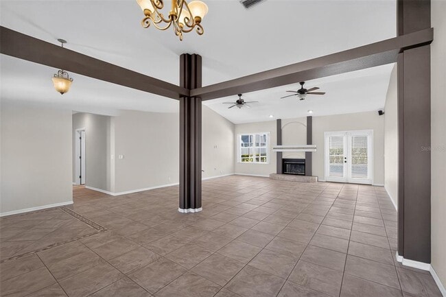 Building Photo - 1850 Sandy Knoll Cir N