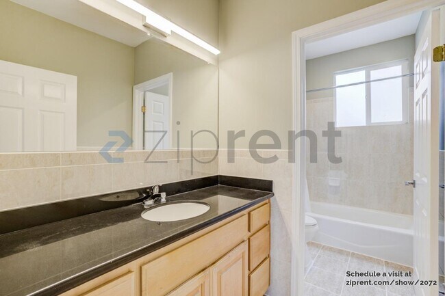 Building Photo - 786 42nd Ave