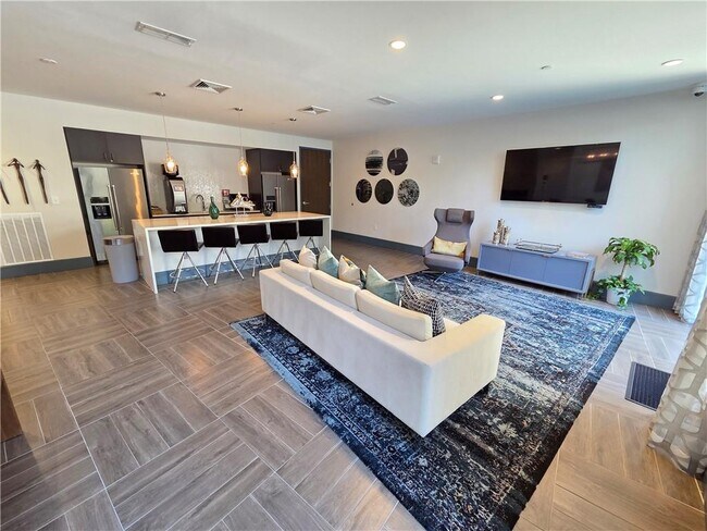 Building Photo - 775 Juniper St NE