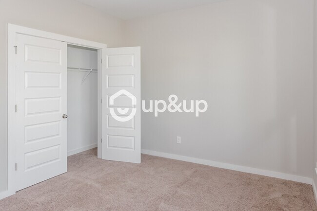 Building Photo - Fantastic 4bd/2ba home! Coming soon!