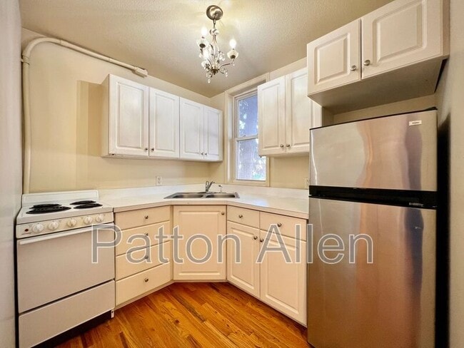 Building Photo - 43 Ravenscroft Dr