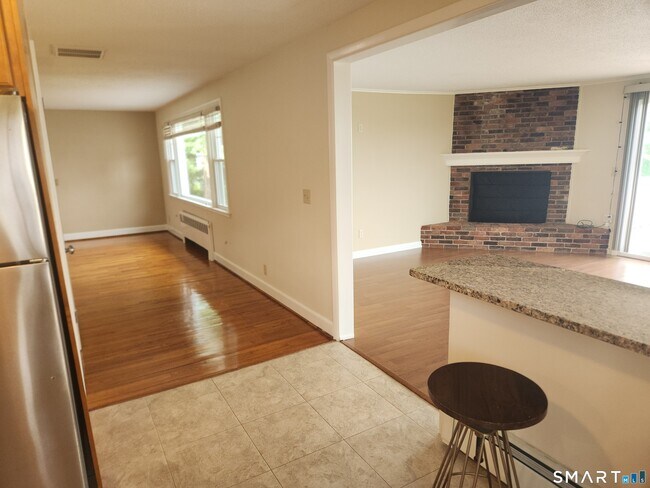 Building Photo - 21 Kinne Rd