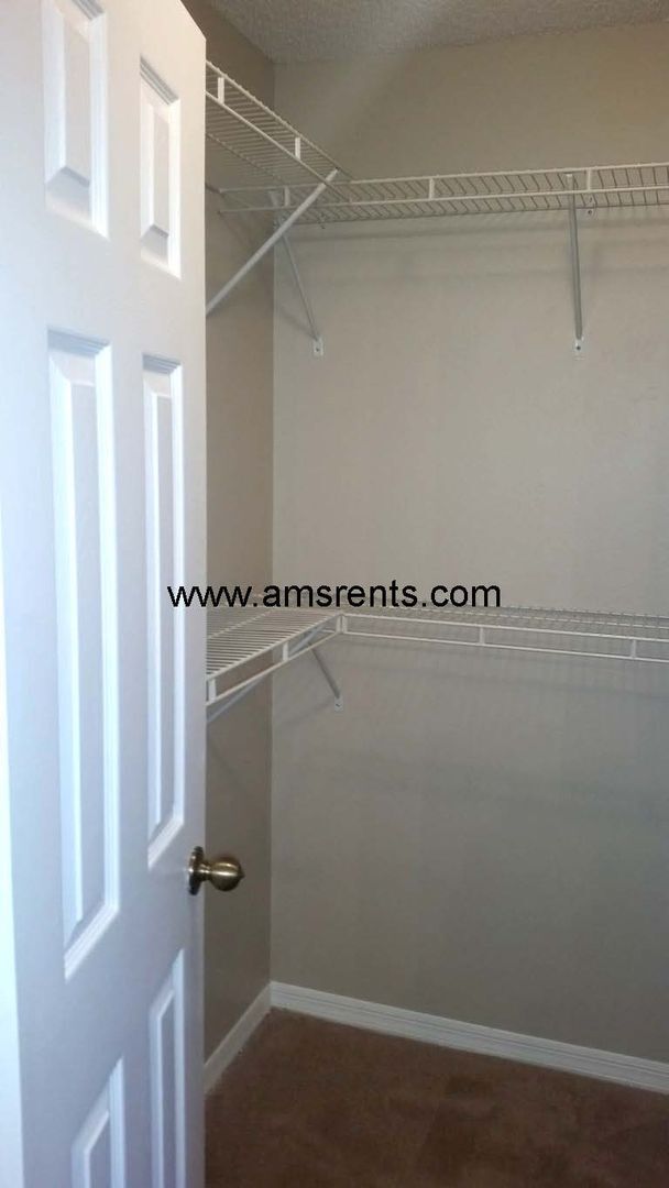 Building Photo - Spacious 3 bedroom House in Indian Ridge Villas