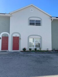 Building Photo - 2/1.5 Townhome in Downtown New Port Richey