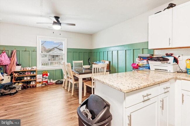 Building Photo - 5706 Johnson St