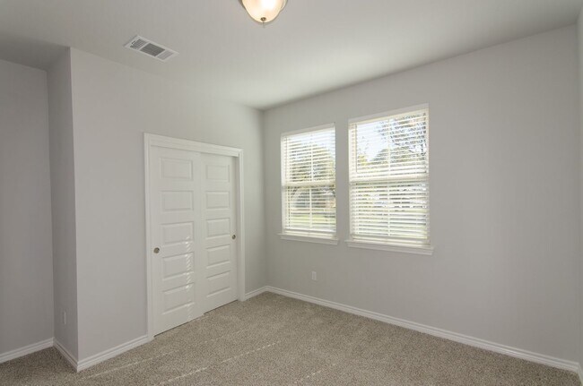 Building Photo - 2136 Pecan Island Dr