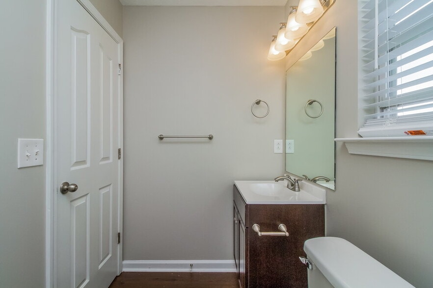 Building Photo - 1065 Tammy Sue Ln