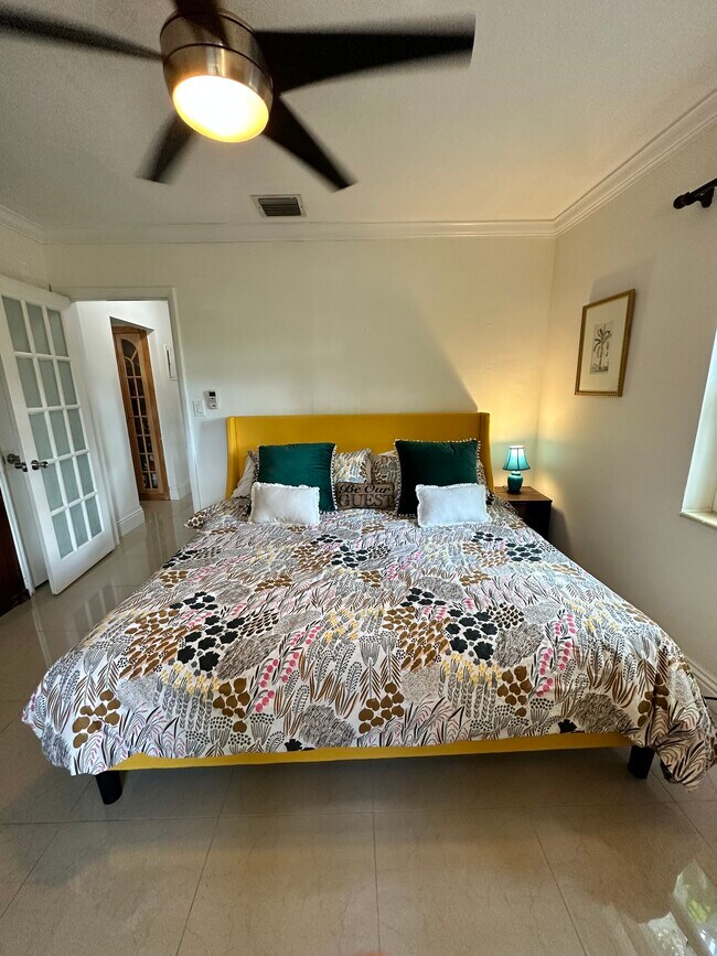 Building Photo - 3036 Coral Shores Dr