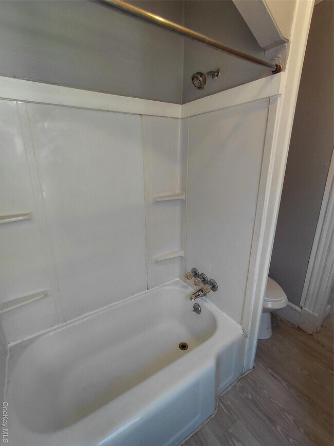 Building Photo - 67 Greenkill Ave