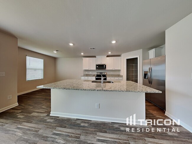 Building Photo - 729 Crackling Ct