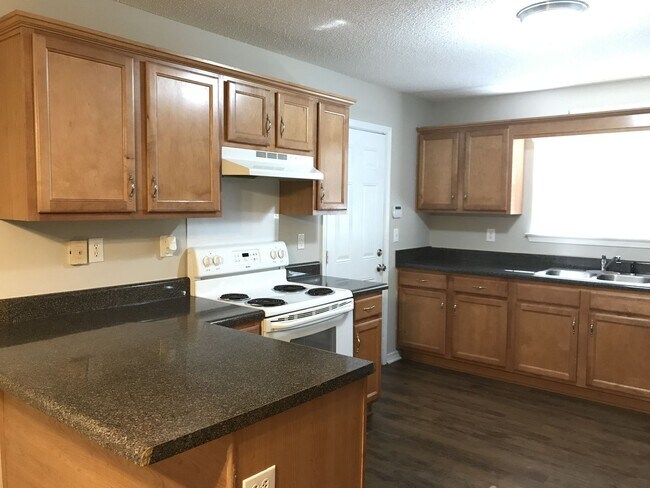 Building Photo - 25855 Argonne Dr