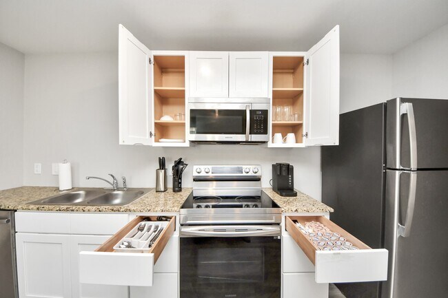 Building Photo - 9027 Madera Rd