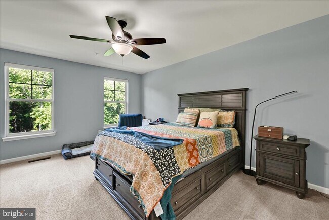 Building Photo - 7650 Lyndon Ct