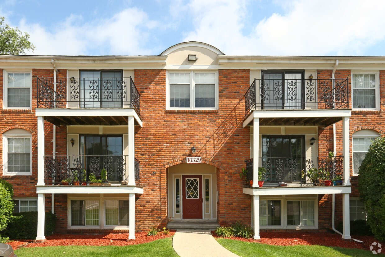 The Kensington At Beverly Hills Southfield