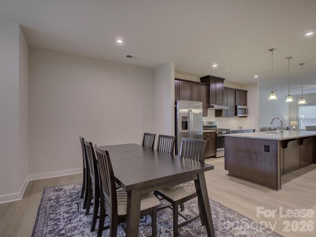 Building Photo - 6377 Ashton Pk Dr