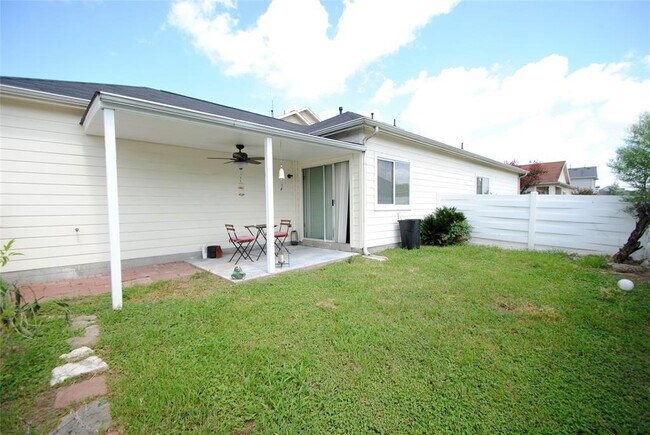 Building Photo - 6363 Provident Green Dr