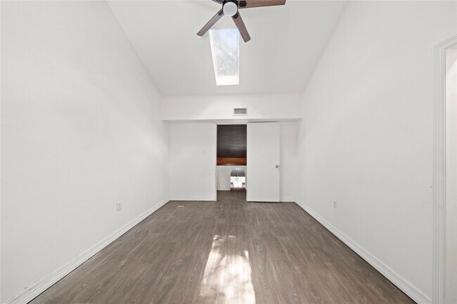 Building Photo - 27607 Decker Woods Dr