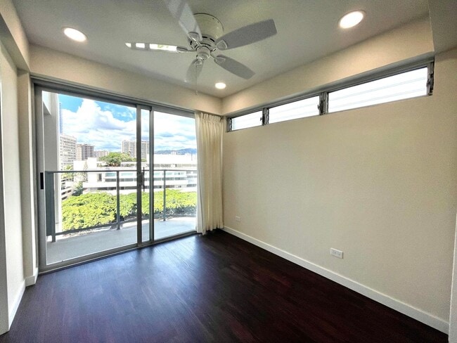 Building Photo - Stunning 2BR/1BA Canal-View Condo – Marina...