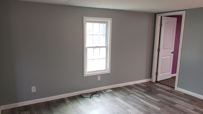 Building Photo - 2br 1ba Mobile Home