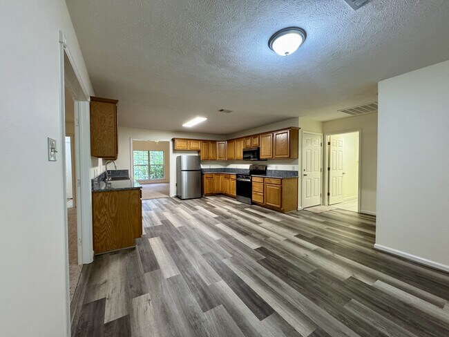 Building Photo - 44 Kirkland Dr