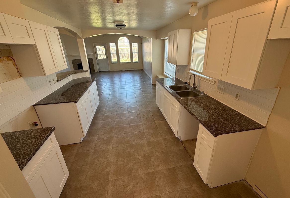 Building Photo - 2226 Dawn Shadow Way