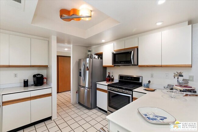 Building Photo - 1326 Tiffany Cir N