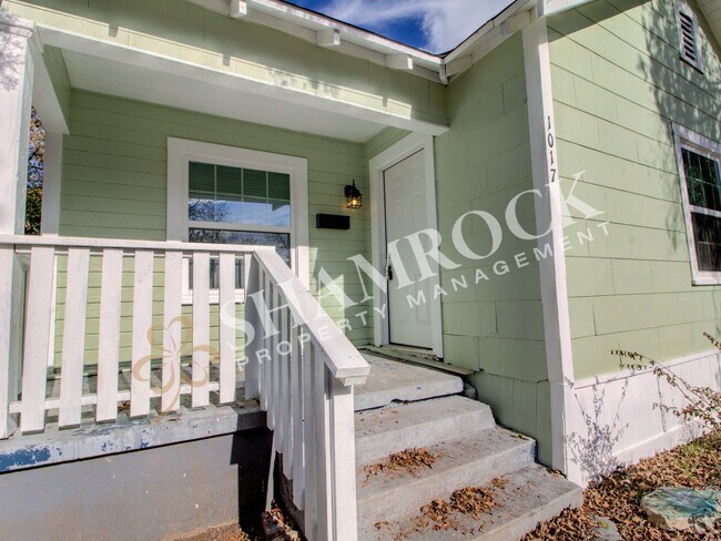 Building Photo - 2/1 Waco ISD House