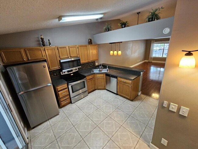 Building Photo - 5477 Lake Margaret Dr