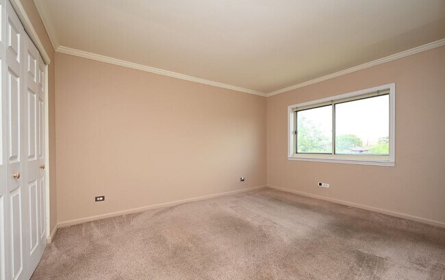 Building Photo - 675 Grove Terrace