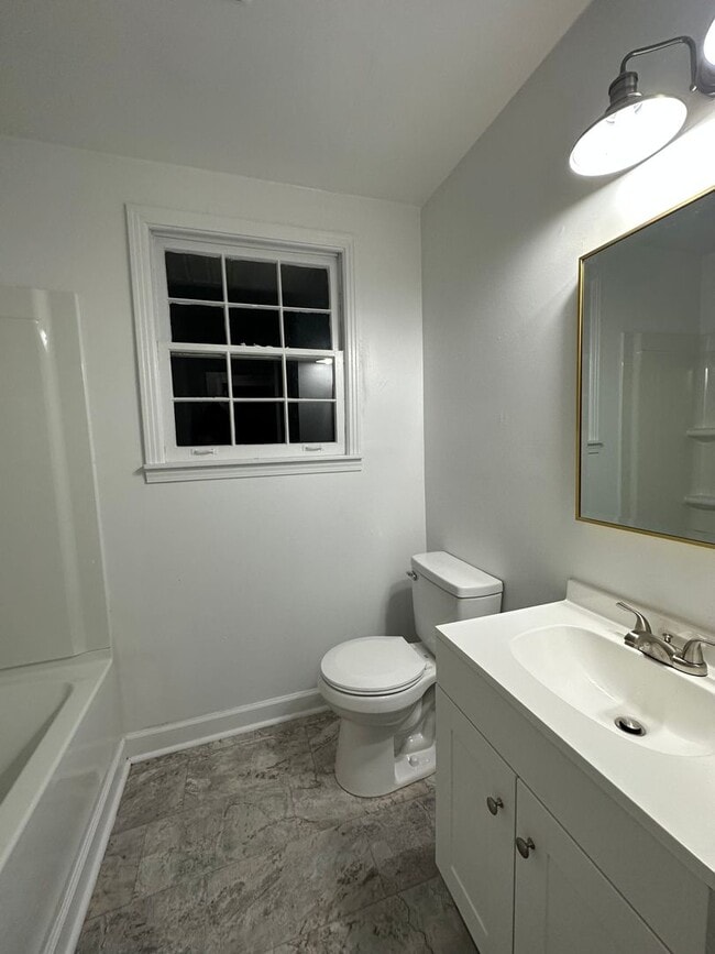Building Photo - Newly renovated 4 bedroom home for rent!