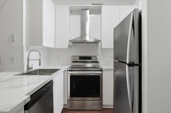 Building Photo - 6107 Garden Ct