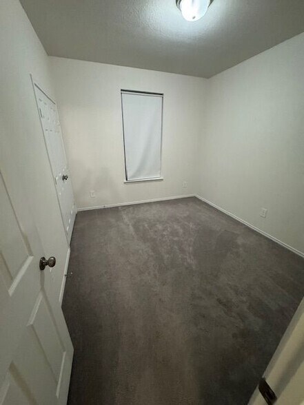 Building Photo - 10412 Marston Vineyard Dr