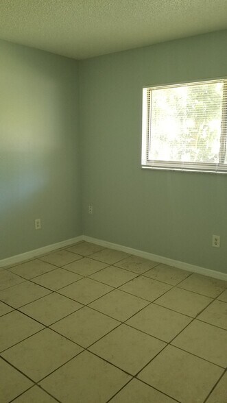 Building Photo - 7949 Pinehurst Dr
