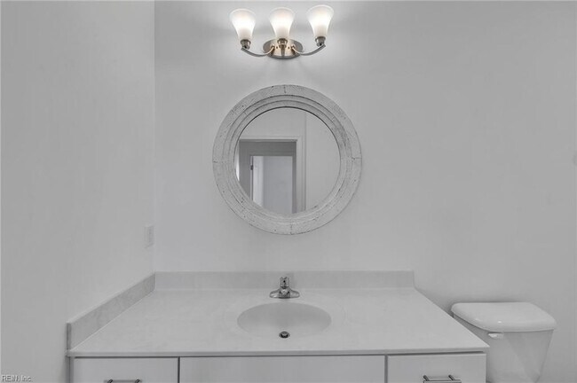 Building Photo - 1732 Dromolin Dr