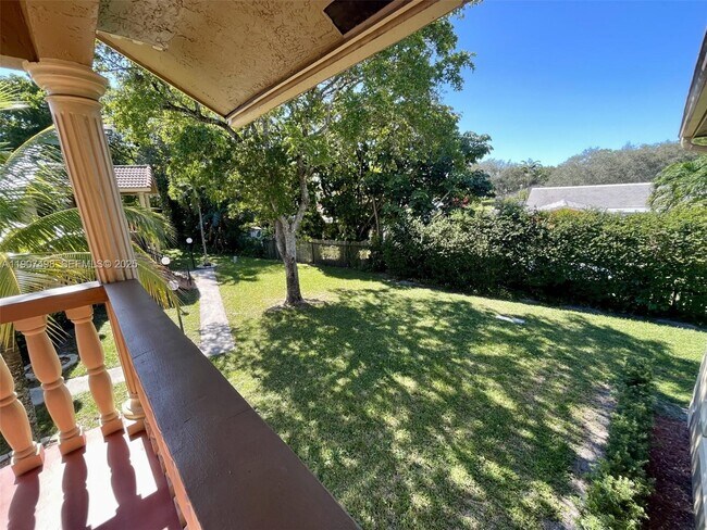 Building Photo - 2630 Riverside Dr