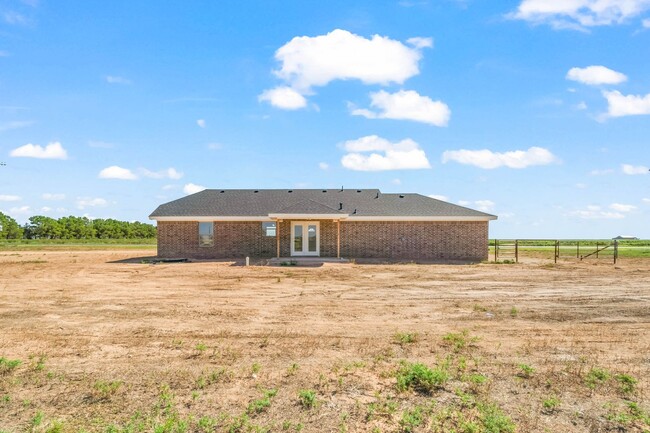 Building Photo - Country Living In Roosevelt ISD!