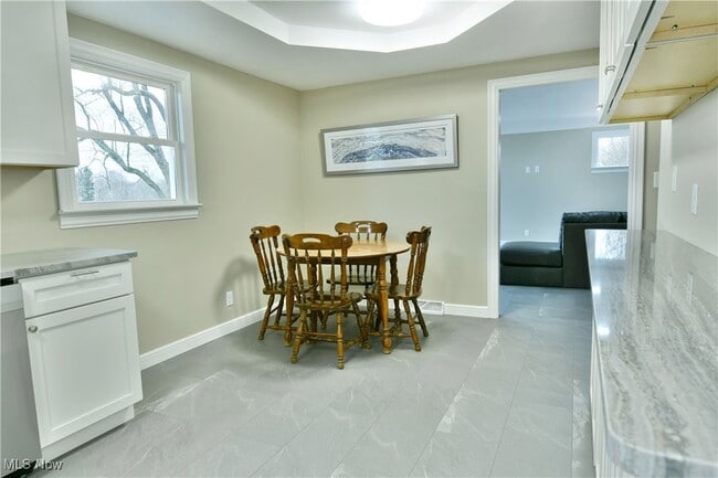 Building Photo - 9190 Warren Painsville