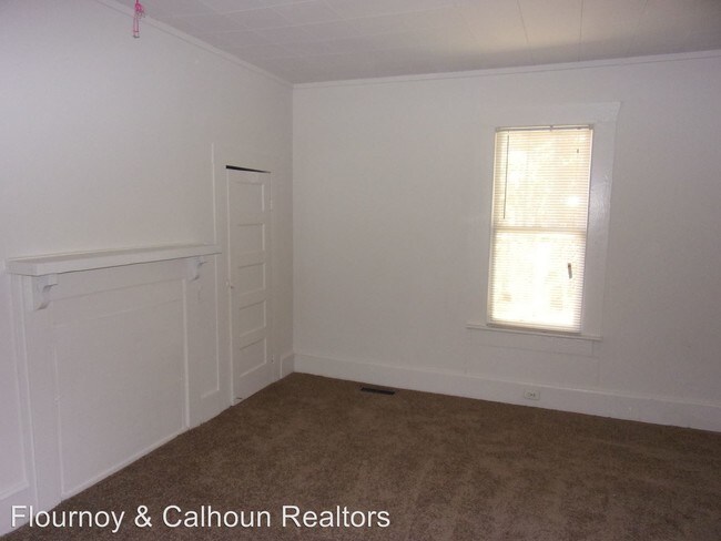 Building Photo - 3822 Fairview Dr