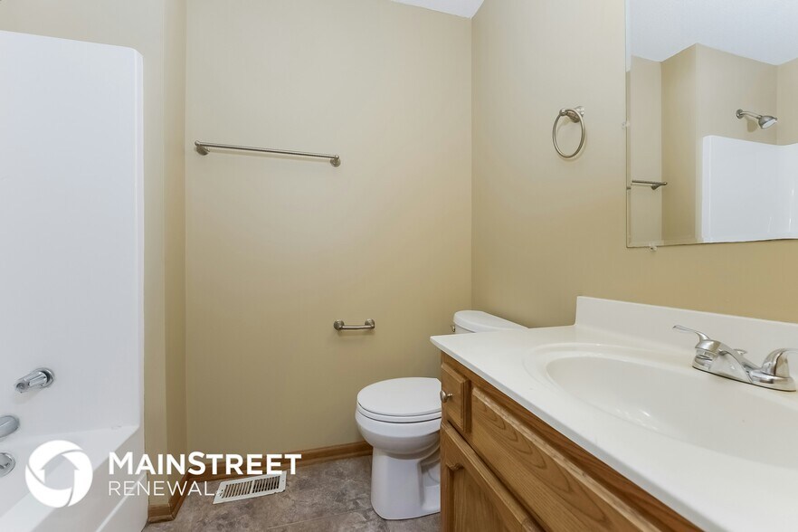 Building Photo - 18425 E Arrowhead Ln