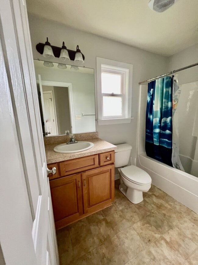 Building Photo - 3BD/3.5BA Condo w/ Garage in Chicks Beach!...